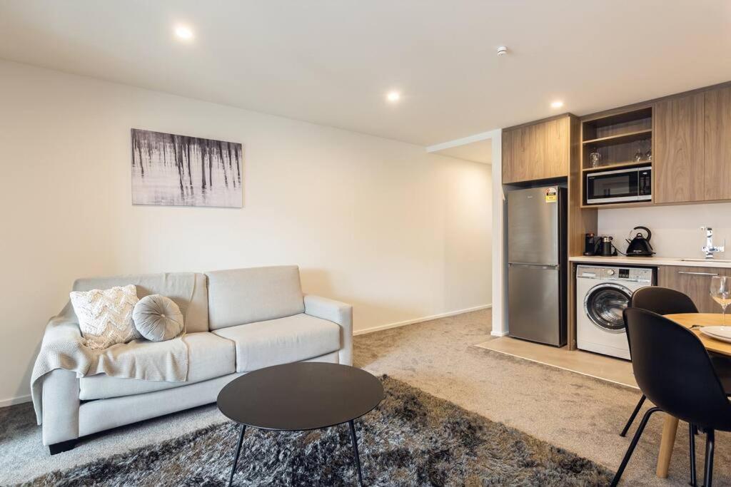 Stellar Central City Apartment - Hagley Park ไครสต์เชิร์ช ภายนอก รูปภาพ