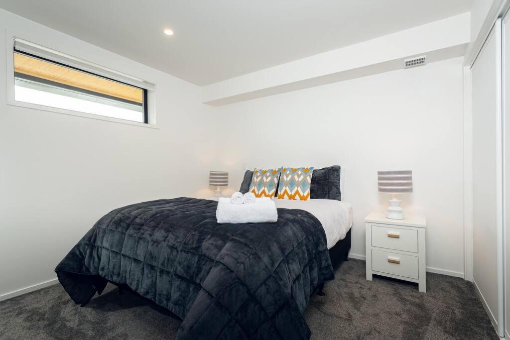 Stellar Central City Apartment - Hagley Park ไครสต์เชิร์ช ภายนอก รูปภาพ
