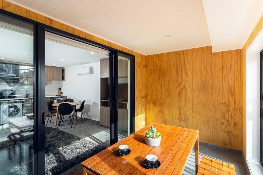 Stellar Central City Apartment - Hagley Park ไครสต์เชิร์ช ภายนอก รูปภาพ