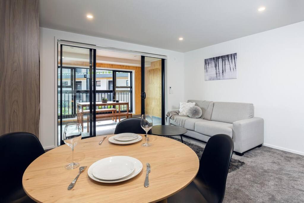 Stellar Central City Apartment - Hagley Park ไครสต์เชิร์ช ภายนอก รูปภาพ