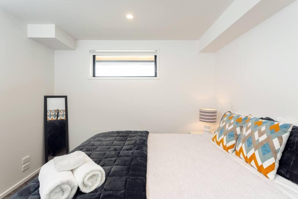 Stellar Central City Apartment - Hagley Park ไครสต์เชิร์ช ภายนอก รูปภาพ
